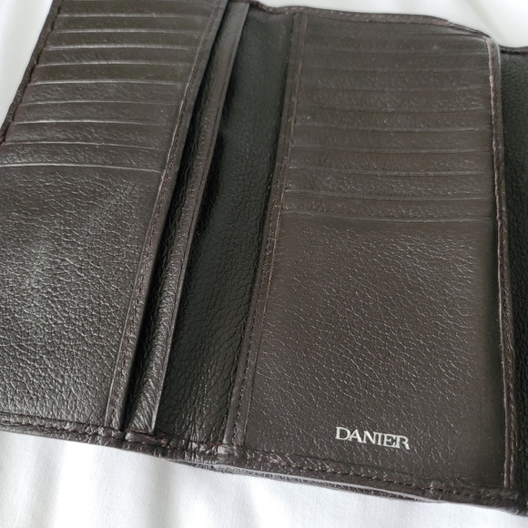 Danier Genuine Leather Wallet (Dark Brown) - Picture 4 of 12